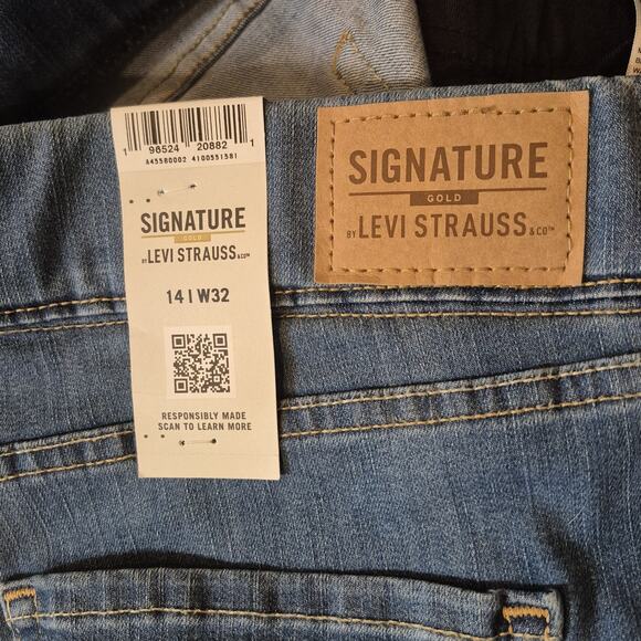 Levi's Signature Gold Jeans Womens 14/32 Blue Pull-On Capri Slimming Denim NWT - Picture 6 of 10
